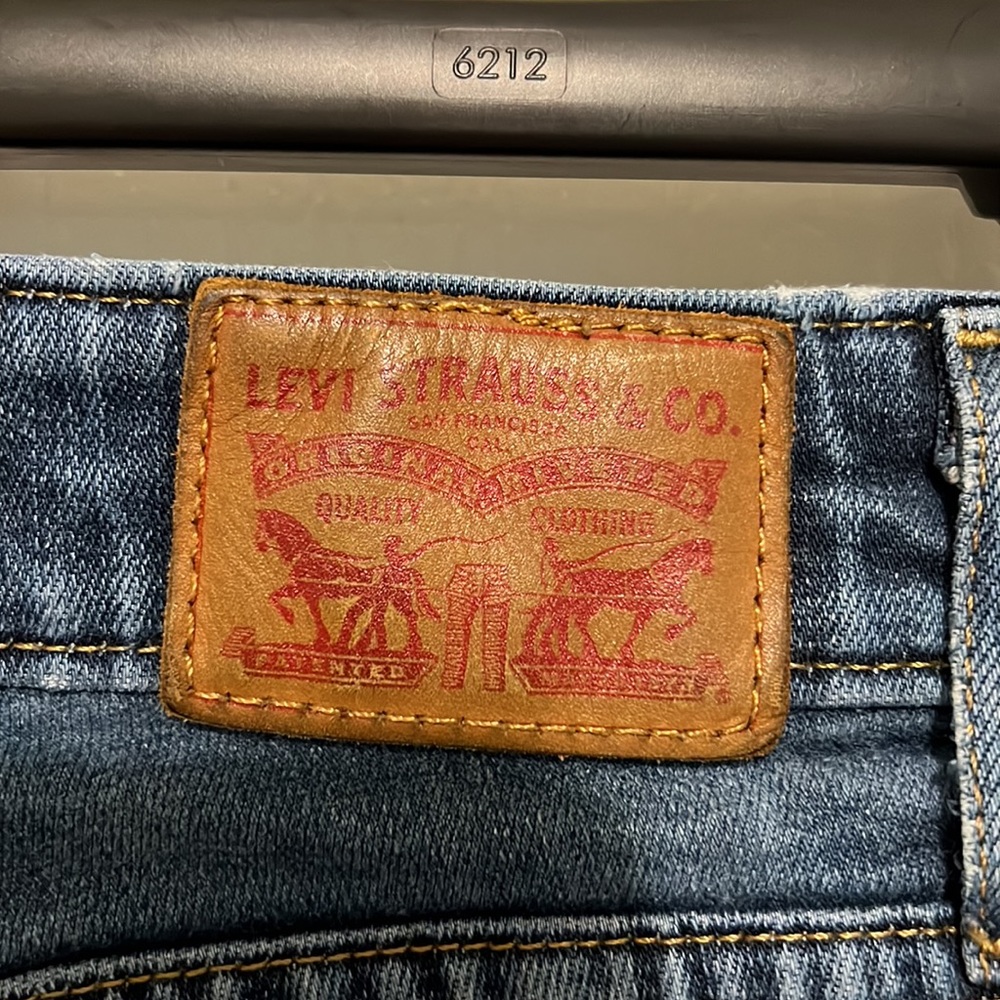 Levi’s Barely Used Still In Good Condition - image 5